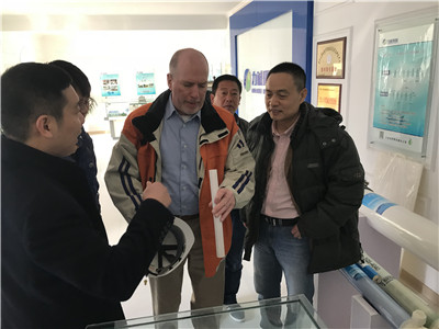 中科院理化研究所李畢忠博士、西門子公司過程工業(yè)部水處理專家William  Cunningham先生、王克軍先生及安陽市開發(fā)區(qū)科技局領(lǐng)導(dǎo)一行到我公司參觀交流